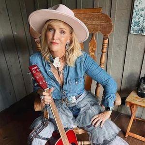 Meet your Posher, Annie